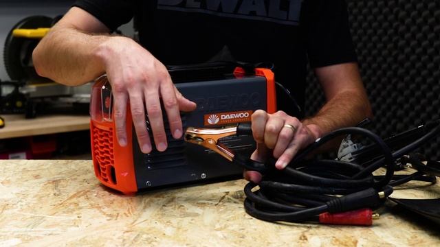 Invertor de sudura Daewoo DW250MMA- tehnologie IGBT смотреть онлайн