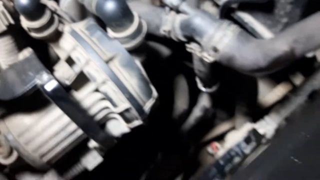 Шкода октавия тур 1.6 подтек масла из теплообменика замена прокладки .