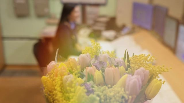 Милые девушки, поздравляем вас с Международным женским днем! смотреть онлайн