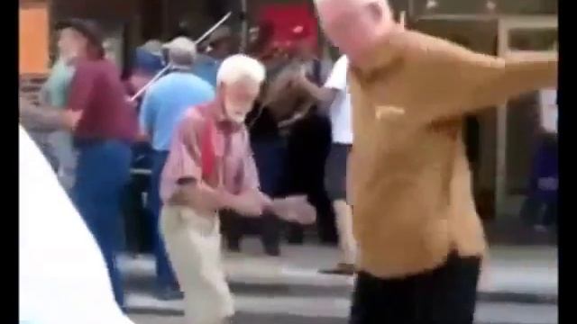 Дядя танцует ??? смотреть онлайн