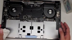 16» inch MacBook Pro 2019 A2141 Disassembly Battery Trackpad Touchpad Replacement Repair