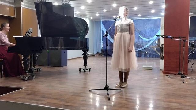 Ф. Шуберт, сл. М. Клаудиуса, пер. А. Машистова "Колыбельная песня" Поёт Варвара Глотова 10 лет смотреть онлайн