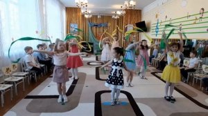 Танец с лентами. Подготовительная группа. Я рисую на окне