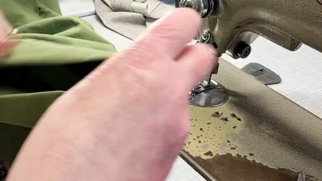 КАК УКОРОТИТЬ БРЮКИ С РЕЗИНКОЙ НА ПОДГИБЕ. МК и советы по шитью от профессионалов из Германии. смотреть онлайн