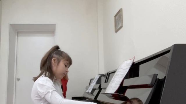 Открытый урок по фортепиано с ученицей 2го класса. смотреть онлайн