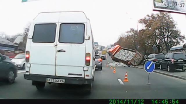 Провалился в асфальт смотреть онлайн