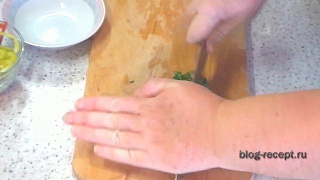 Пикантный салат из свежих огурцов и сладкого перца смотреть онлайн