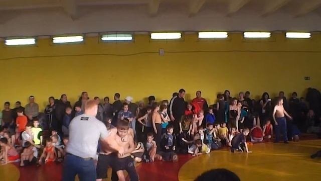 ВОЛЬНАЯ БОРЬБА НОВОГОДНИЙ ТУРНИР 22.12.12 г. Тольятти смотреть онлайн