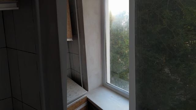 откосы большого и кухонного окна после первого слоя краски смотреть онлайн