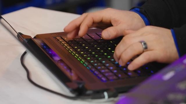 I Have to Do Everything this AI Says - ChatGPT Builds a PC смотреть онлайн
