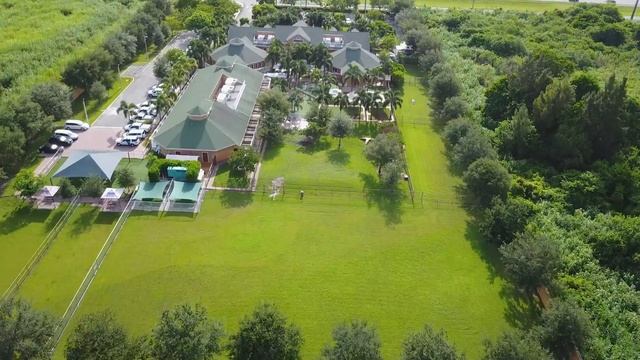 Country Inn Pet Resort Drone Video Teaser смотреть онлайн