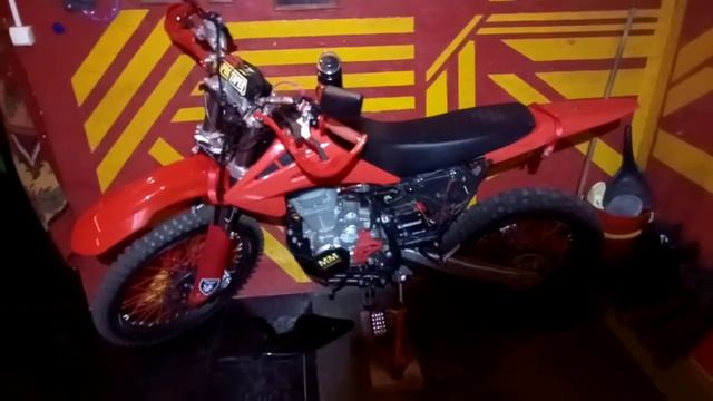 Motoland XR 250 Lite ( КРАСНЫЙ ПЛАСТИК ПРЕДВАРИТЕЛЬНАЯ ПРИМЕРКА) смотреть онлайн