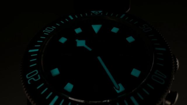 ЧАСЫ ДЛЯ МОРЯ. TUDOR PELAGOS Red Bull.