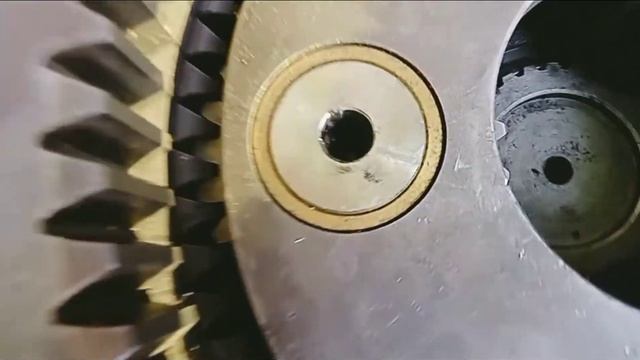 Hyundai 220 Excavator swing motor problem (shaft ,gear ka teeth damage & block) | swing not working смотреть онлайн