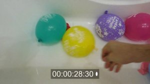 Воздушные шарики с водой Учим цвета для детей Развивающее видео Песня Семья пальчиков Лопаем шарики