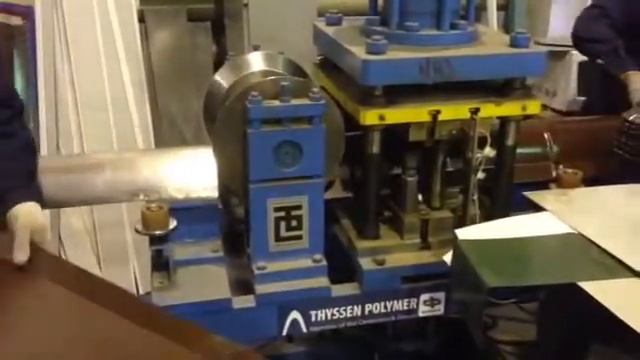 Станок для производства фигурного кровельного конька с ручной подачей заготовки смотреть онлайн