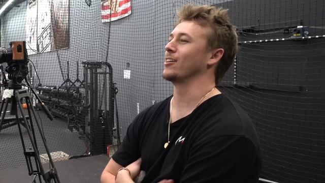 Can I Hit A 100 MPH Fastball With Most Random Objects? смотреть онлайн
