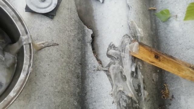 Ремонт шиферной кровли / Клей для шифера готовим сами / Ремонт шифера своими руками смотреть онлайн