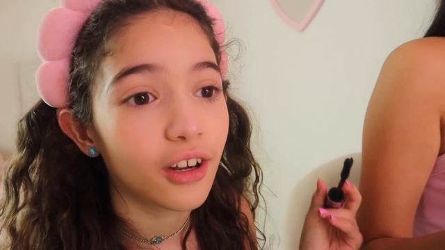 COPYING MY 15 YEAR OLD SISTER'S MAKEUP ROUTINE!!! смотреть онлайн