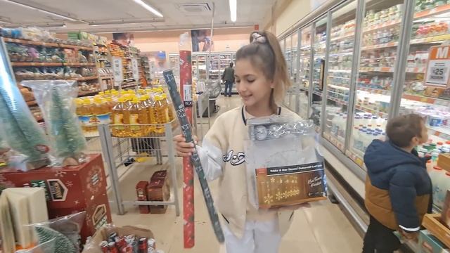2023'e çok az kaldı. Yılbaşı, yeniyıl ağacı süsleme alışverişi, Carrefour migros marketleri gezdik смотреть онлайн