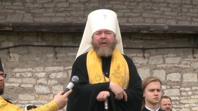 Слово митрополита Тихона на освящении креста колокольни Свято-Троицкого собора смотреть онлайн