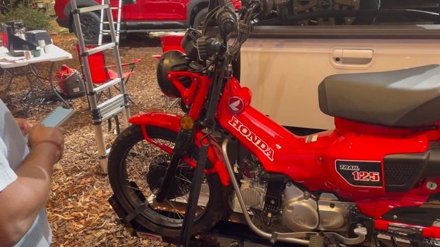 2021 Honda Trail 125 at SEMA 2021 ....WHAT!!!! hidden way in the back смотреть онлайн