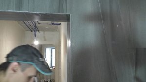 Рабочие хитрости с ПЛИТКОЙ! ЗАТИРКА углов резиновым шпателем!