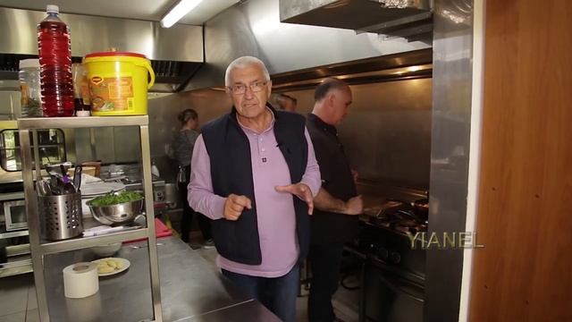 Кипр. Таверны деревни Агрос. [Блюда кипрской кухни. Еда на Кипре. Сыр халлуми. Грибы в вине.] смотреть онлайн