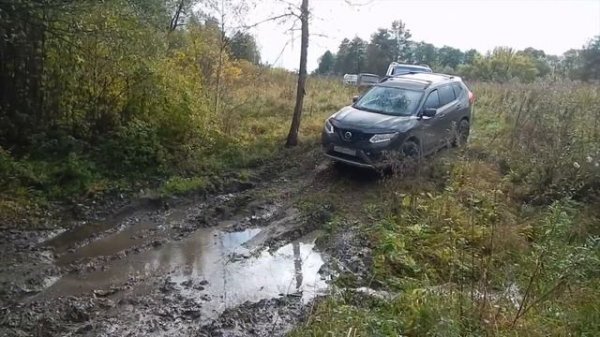 Nissan Murano Nissan X-Trail trying off road