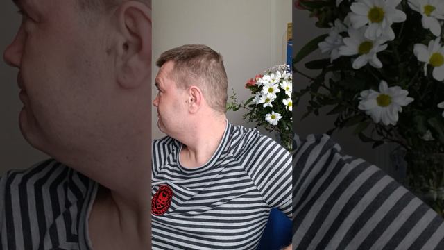 Дай пятеру волонтеру... как же всё не просто... Но забавно, не так грустно одному в 4 стенах))) смотреть онлайн