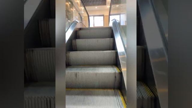 Расположение салона