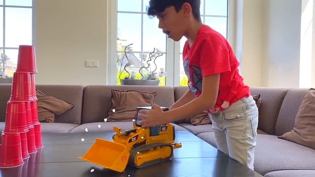 Jason learns to care of fish from store смотреть онлайн