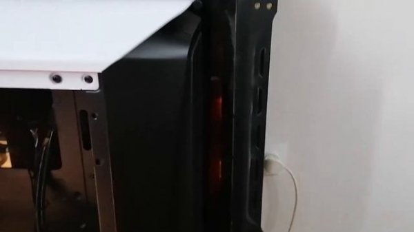 Корпус AeroCool Aero One Frost [Aero One Frost-G-WT-v1] белый.