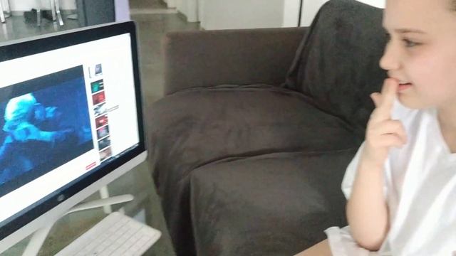 Реакция на LIL KRYSTALLL 10-летней девочки!