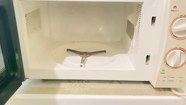 Потратил 10 минут и микроволновка как новенькая! Простой способ отмыть микроволновку! смотреть онлайн