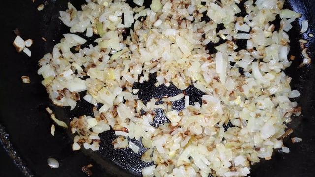 Постные ВАРЕНИКИ с картошкой и жареным луком!? смотреть онлайн