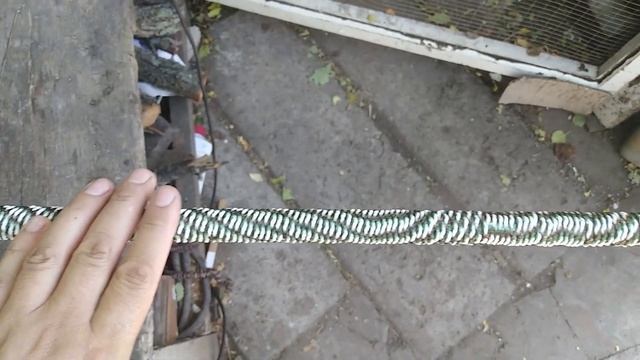 КАК СДЕЛАТЬ ПРУЖИНУ С ПЛАСТИКОВОЙ БУТЫЛКИ - HOW TO MAKE A SPRING FROM A PLASTIC BOTTLE смотреть онлайн