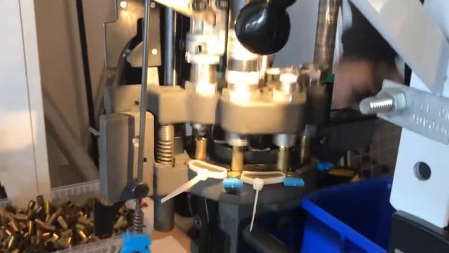 Dillon 1050 loading 9 mm смотреть онлайн
