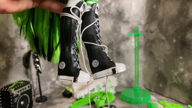 New Neon Shadow Doll Review! ? Harley Limestone ? смотреть онлайн