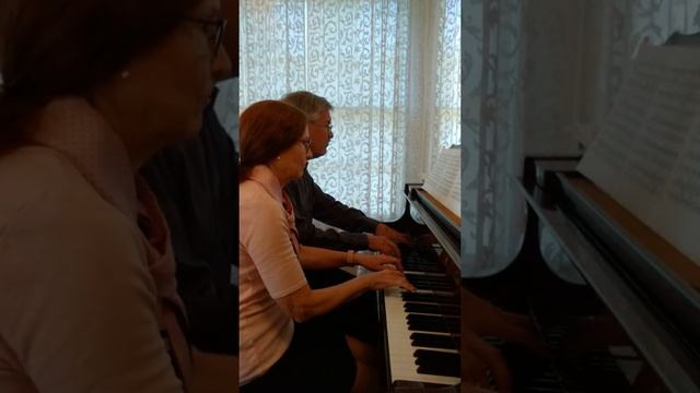Sachs Piano Duo playing Chopin's Mazurka in F-sharp Minor, Op. 6, No. 1, arranger unknown смотреть онлайн