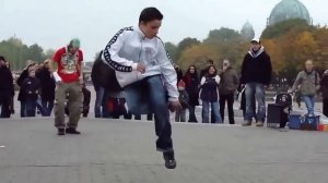 Еврейский танец “7 ׃40“ Remix" Немцы танцуют 7.40 ? или их заставили ))