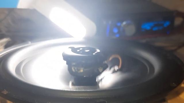 bass test EDGE speaker 50 watts vs pioneer carrozzeria deh-p710.Vol ? смотреть онлайн