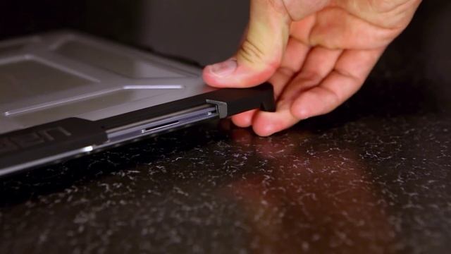 Urban Armor Gear (UAG) - MacBook Case - Installation & Removal Instructions смотреть онлайн
