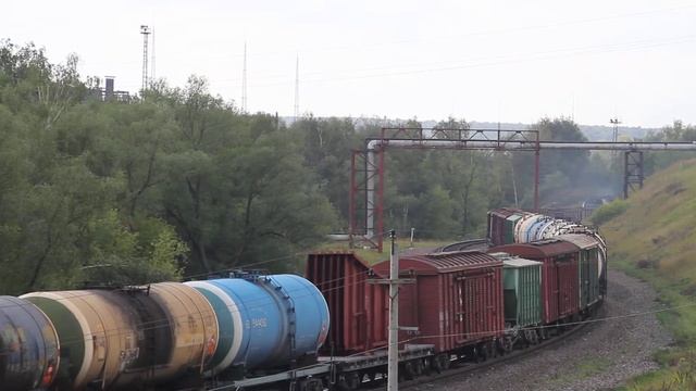 2ТЭ25КМ-0008 с грузовым поездом, перегон Ефремов - Малая Андреевка смотреть онлайн