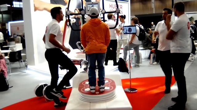 Медицинский Салон для здоровья. Массаж и современные массажёры/Salon Rééduca. Salon Santé Et Sport.