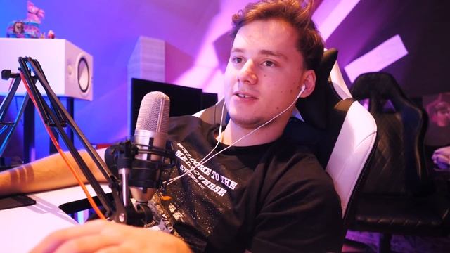 УПОРОТЫЙ ФОТОШОП БАТЛ! Exile и Claynese в ДЕЛЕ! смотреть онлайн