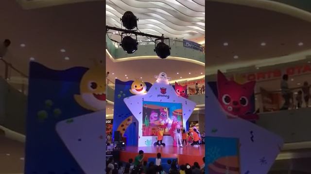 Pinkfong find baby shark @ciputra world surabaya смотреть онлайн