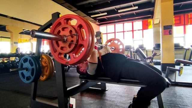 Д 4: Жим лежа узким хватом на брусок 10см 2ПМ, 115 кг, 8 подход. смотреть онлайн