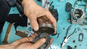 2 часть -сборка бензопилы после полной разборки reassembling the chainsaw after complete disassembl