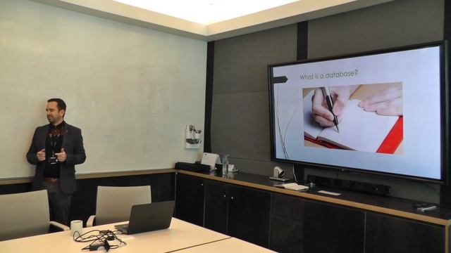 Distributed Databases Explained Through the London Tube Map, Gary Strange смотреть онлайн